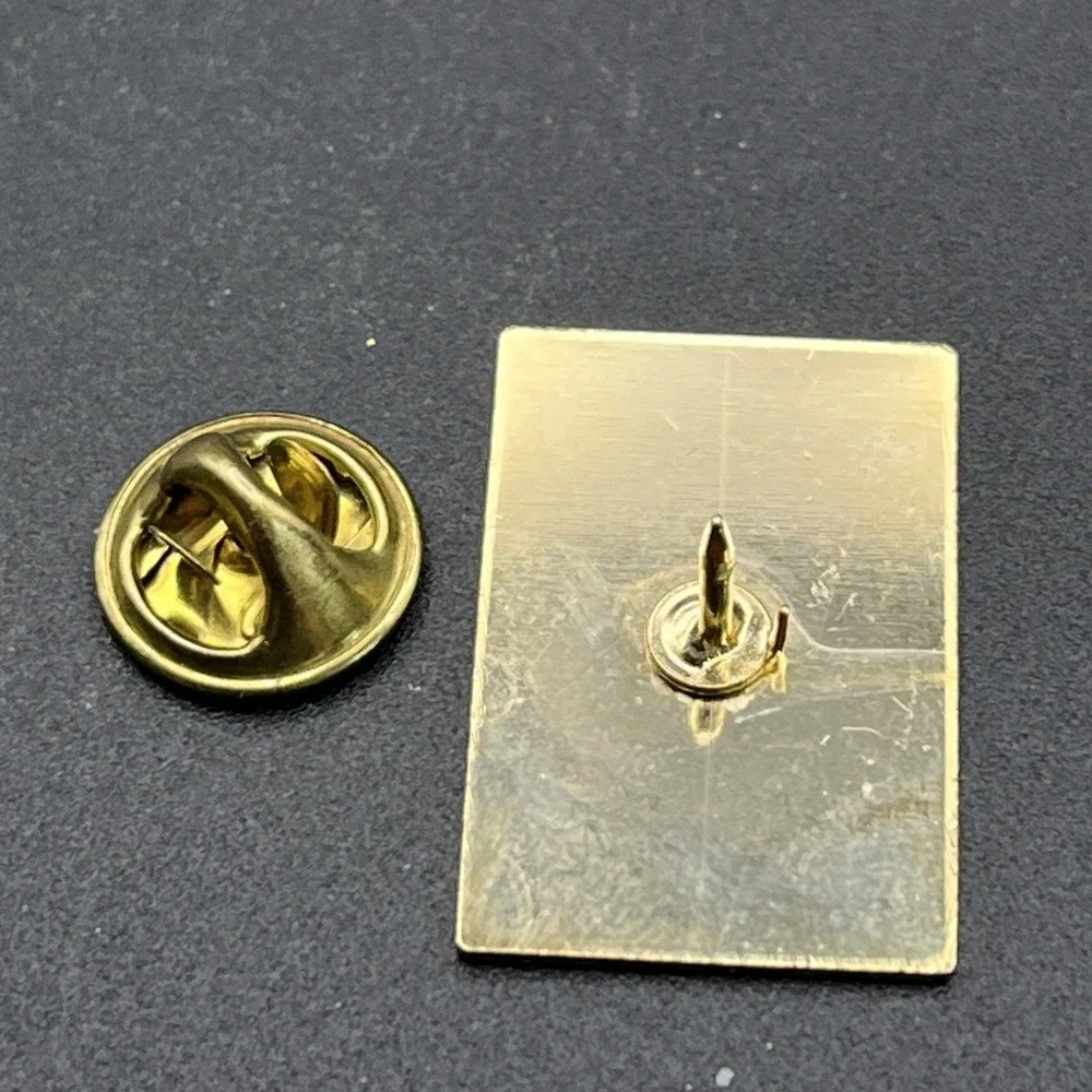 Skagway Alaska‎ Purple Flower Lapel Hat Pin